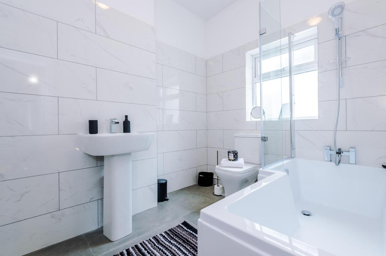 مانشستر 3 Bed Property, Upto 8 Guests Near City Centre المظهر الخارجي الصورة